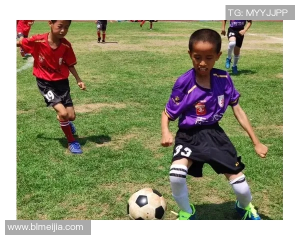 足球明星腿法大比拼谁能技压群雄展现绝佳球技与风采